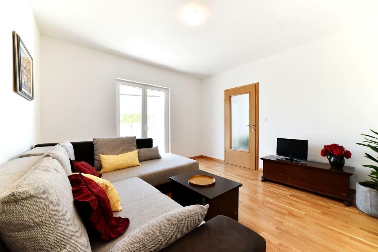 Apartman Hertz Имотски Экстерьер фото